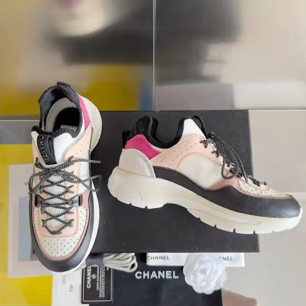 CHANEL SNEAKER