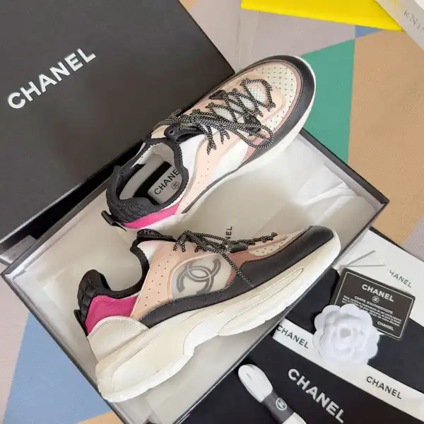 CHANEL SNEAKER