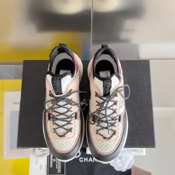 CHANEL SNEAKER