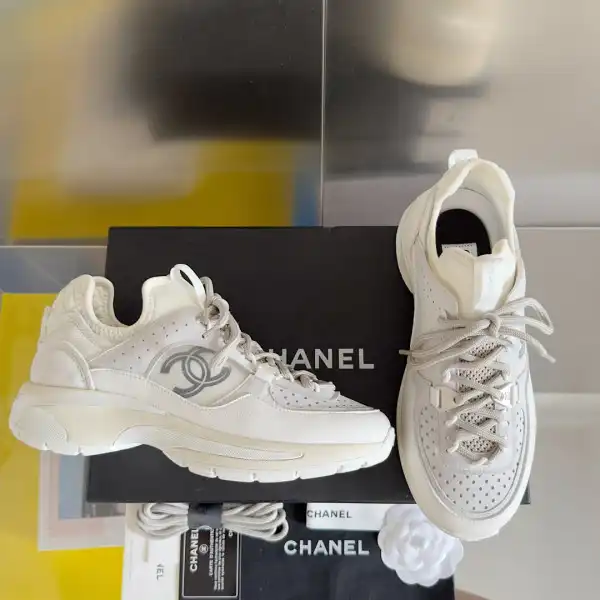 CHANEL SNEAKER