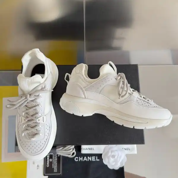 CHANEL SNEAKER