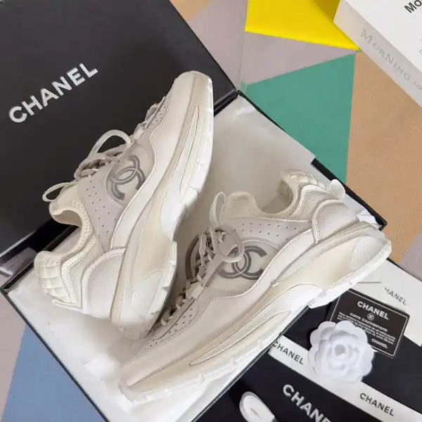 CHANEL SNEAKER