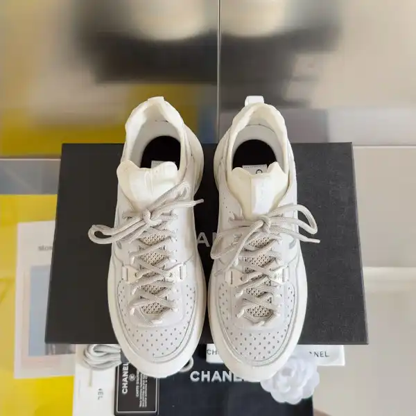 CHANEL SNEAKER