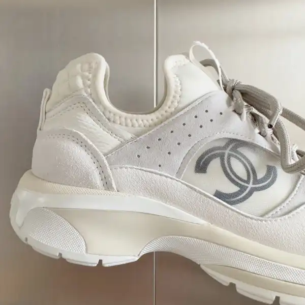 CHANEL SNEAKER