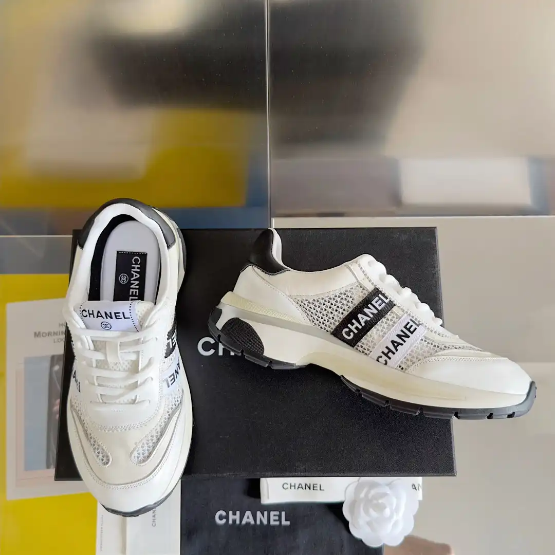 CHANEL SNEAKER