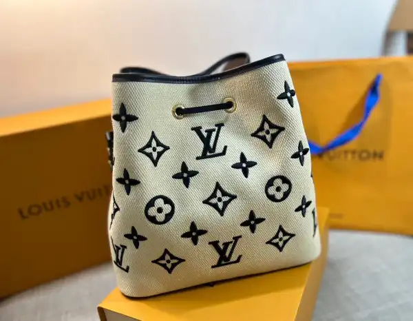 LOUIS VUITTON NÉONOÉ MM