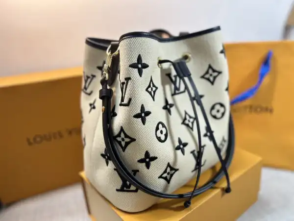 LOUIS VUITTON NÉONOÉ MM