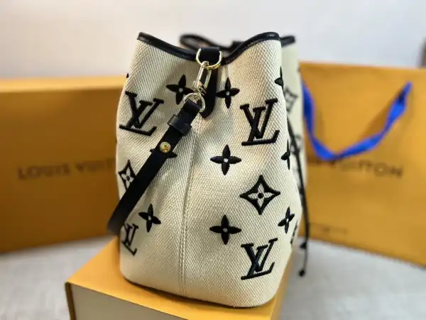 LOUIS VUITTON NÉONOÉ MM