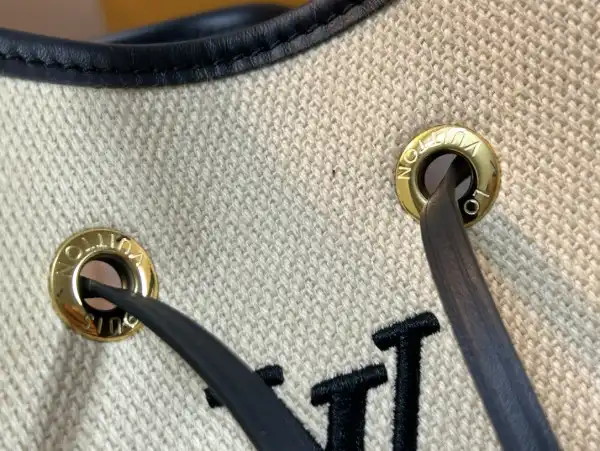 LOUIS VUITTON NÉONOÉ MM