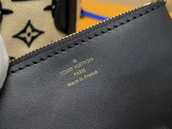 First bag ru LOUIS VUITTON NANO BUCKET