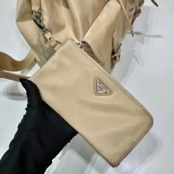 Yupoo bagsoffer PRADA Re-Nylon Medium Backpack-32-15-30CM