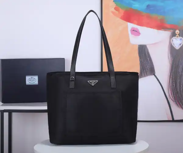 First bag ru PRADA Re-Nylon tote bag