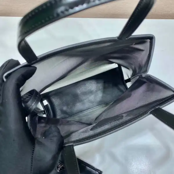 Bagsoffer Prada small tote bag