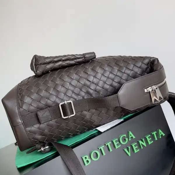 Bagsoffer yupoo BOTTEGA VENETA Small Intrecciato Backpack