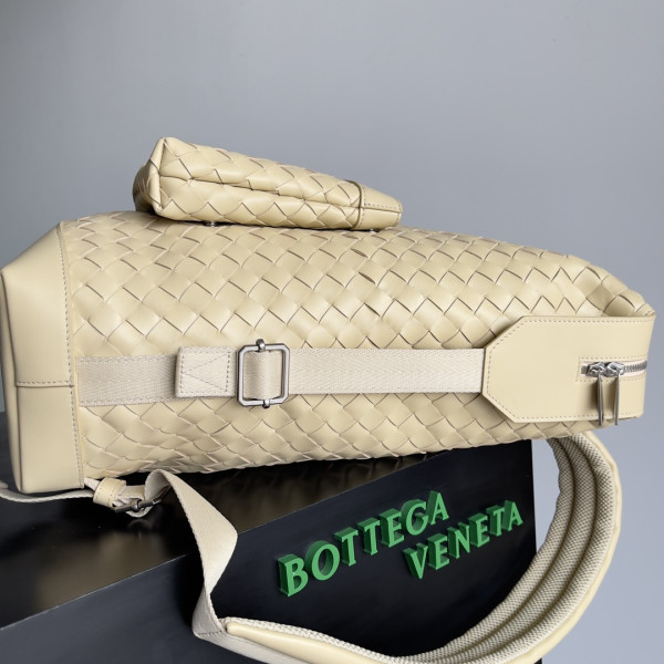 HOT SALE BOTTEGA VENETA Arco Backpack