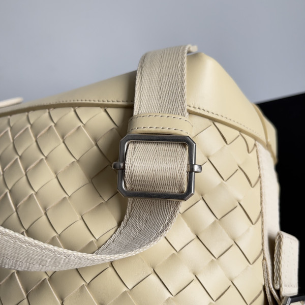 HOT SALE BOTTEGA VENETA Arco Backpack