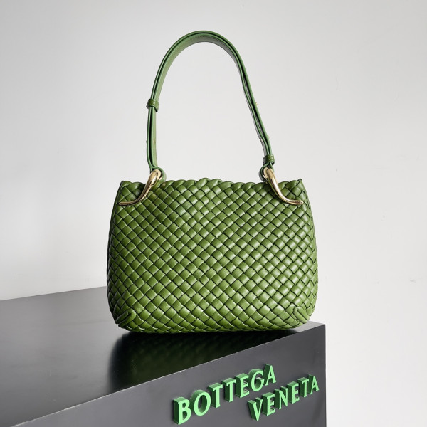 HOT SALE BOTTEGA VENETA Small Clicker Shoulder Bag