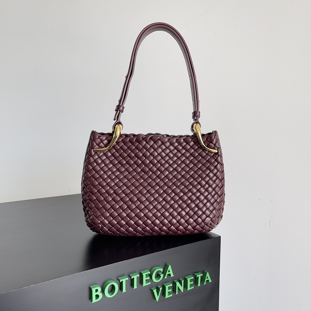 HOT SALE BOTTEGA VENETA Small Clicker Shoulder Bag