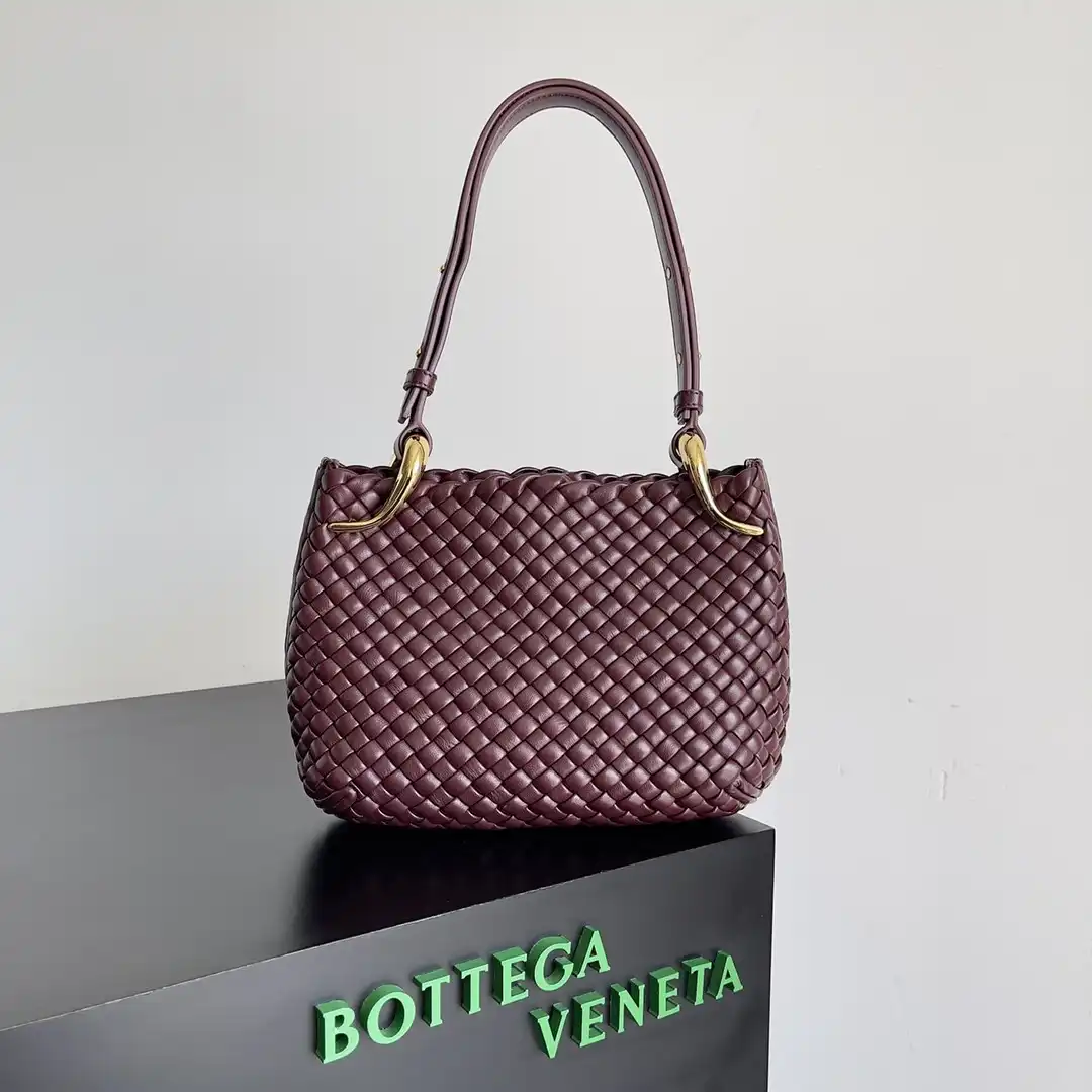 BOTTEGA VENETA Small Clicker Shoulder Bag