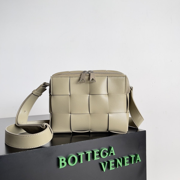 HOT SALE BOTTEGA VENETA BRICK CASSETTE