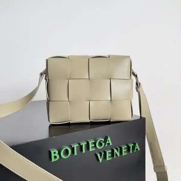 Bagsoffer yupoo BOTTEGA VENETA BRICK CASSETTE