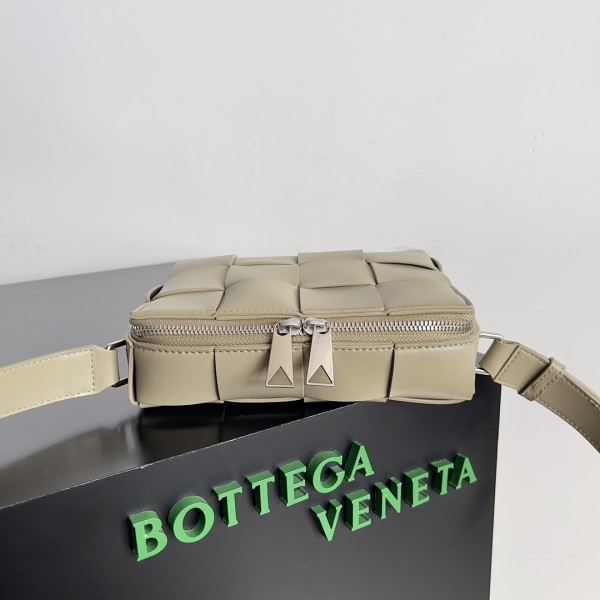 HOT SALE BOTTEGA VENETA BRICK CASSETTE