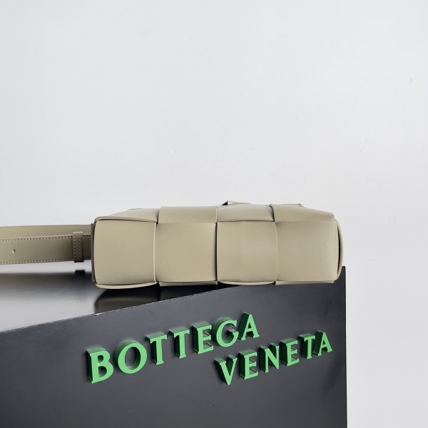 HOT SALE BOTTEGA VENETA BRICK CASSETTE