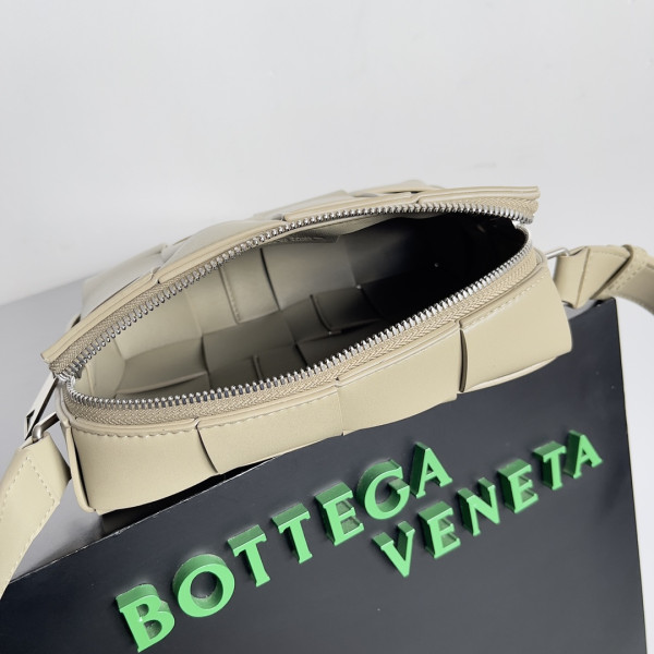 HOT SALE BOTTEGA VENETA BRICK CASSETTE