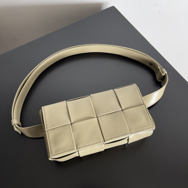 HOT SALE BOTTEGA VENETA MINI BRICK CASSETTE