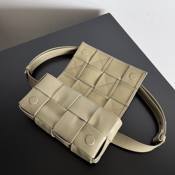 HOT SALE BOTTEGA VENETA MINI BRICK CASSETTE