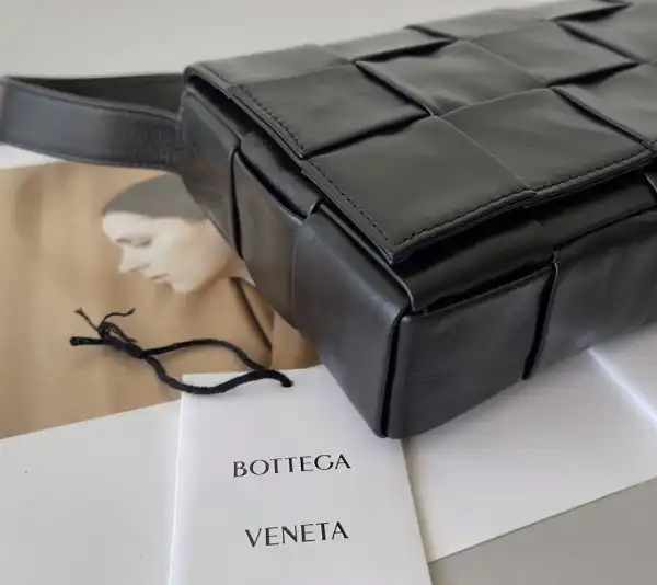 Bagsoffer BOTTEGA VENETA CASSETTE-23*15*5.5cm