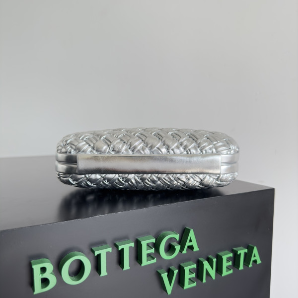 HOT SALE BOTTEGA VENETA Knot Minaudiere