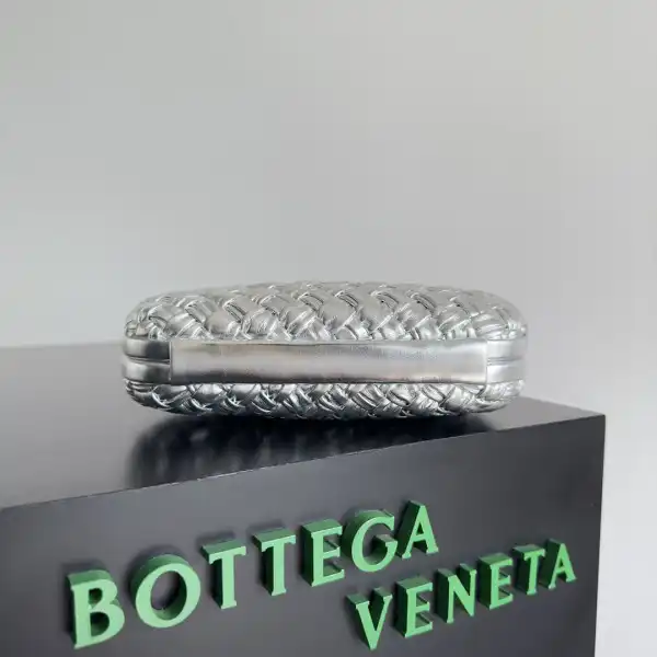 BOTTEGA VENETA Knot Minaudiere