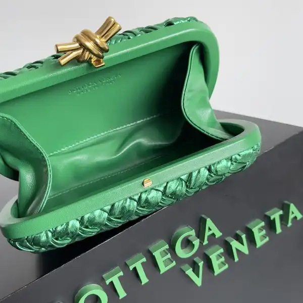 BOTTEGA VENETA Knot Minaudiere