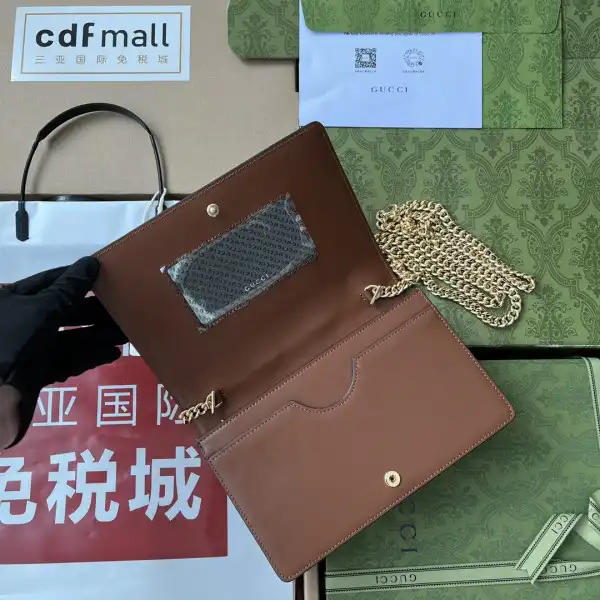 GUCCI GG MATELASSÉ CHAIN WALLET