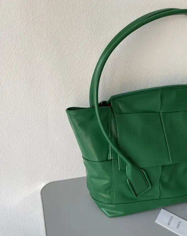 Frstbag ru BOTTEGA VENETA ARCO