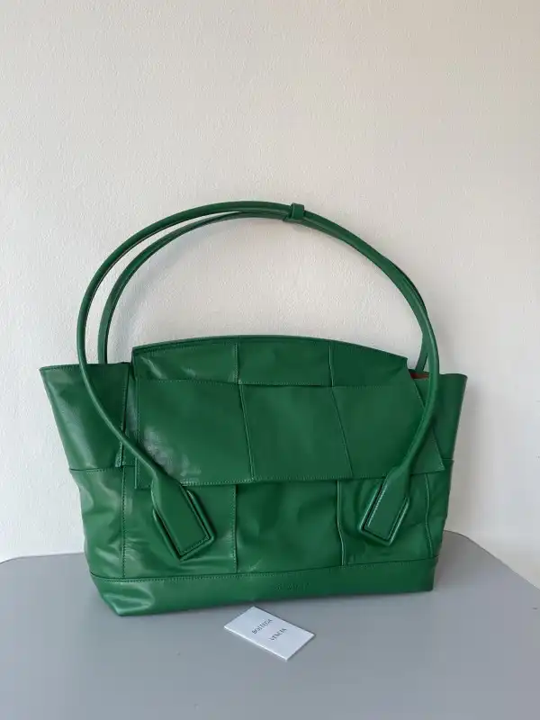 Frstbag ru BOTTEGA VENETA ARCO