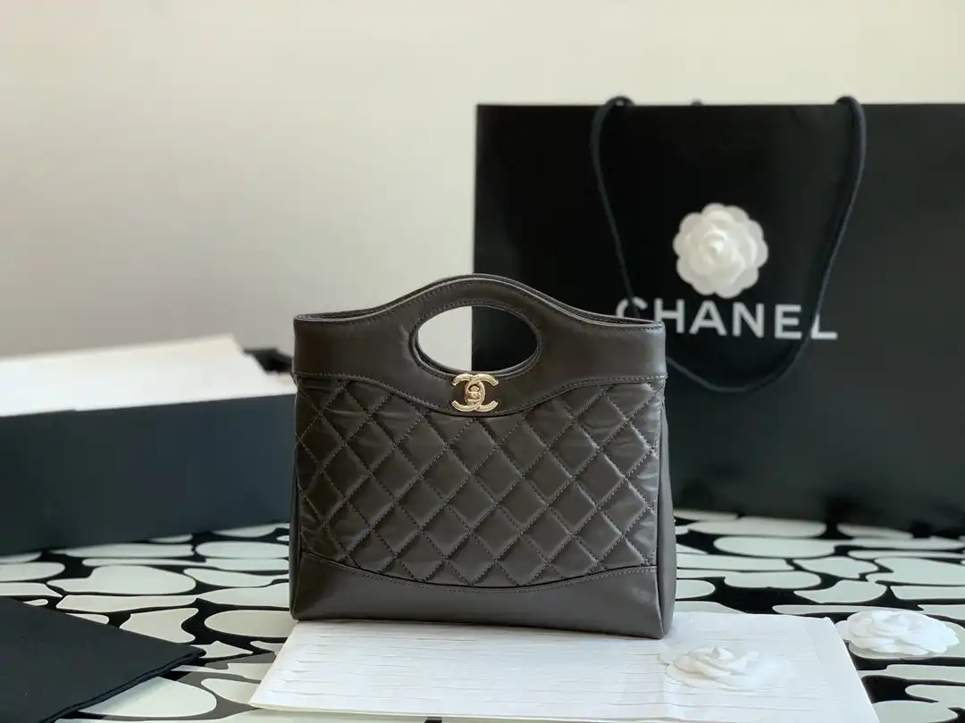 First bag ru CHANEL 31 MINI SHOPPING BAG