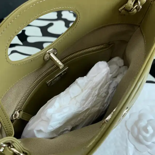 First bag ru CHANEL 31 MINI SHOPPING BAG