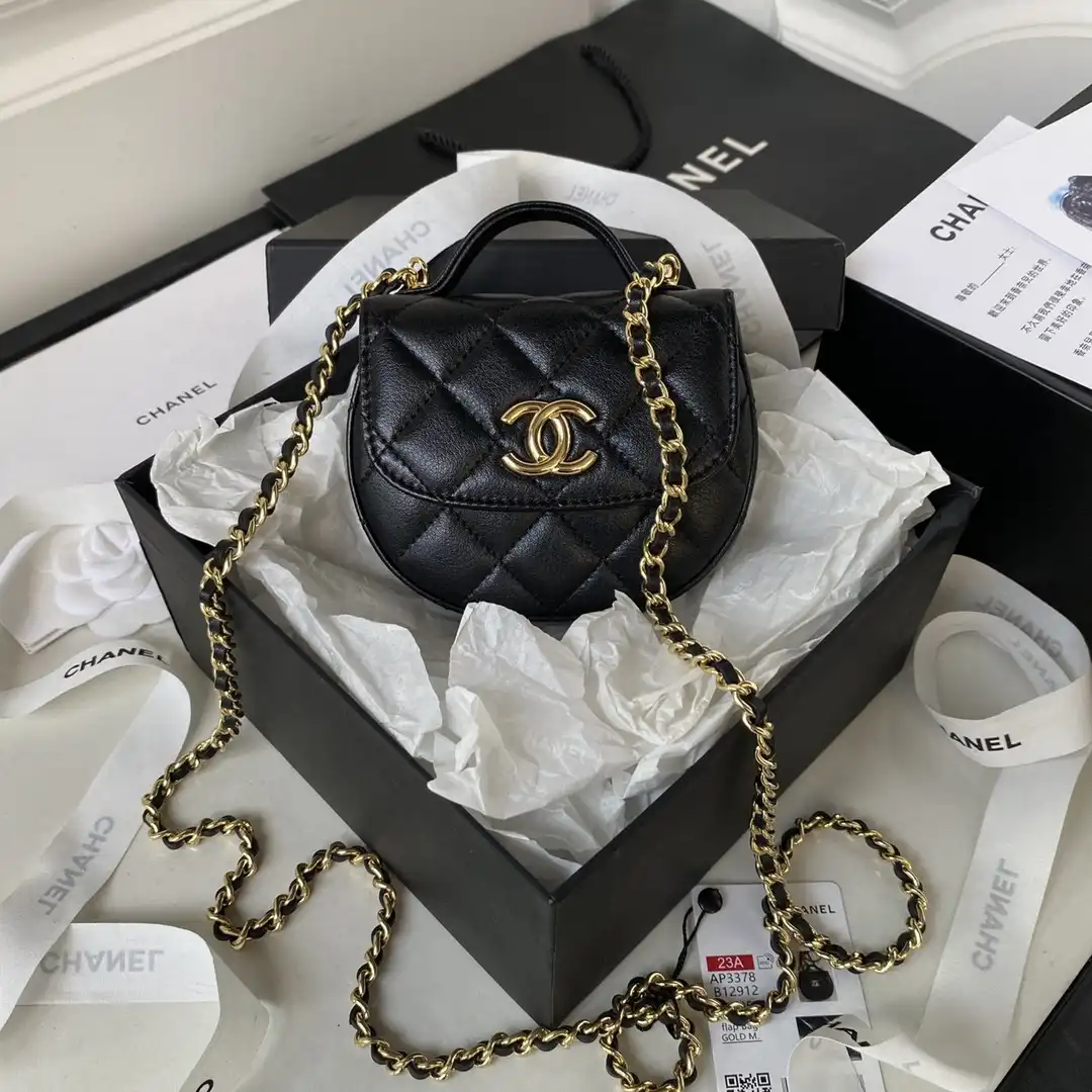 CHANEL CHANELUTCH WITH CHAIN