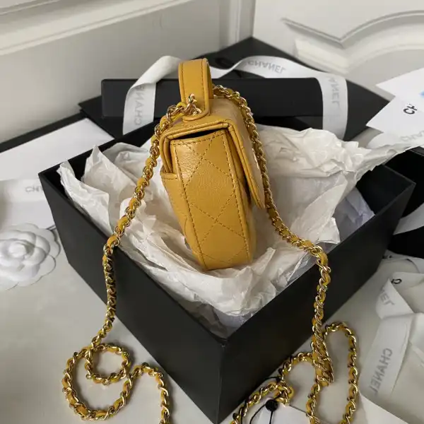 CHANEL CHANELUTCH WITH CHAIN