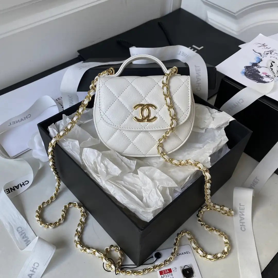 CHANEL CHANELUTCH WITH CHAIN