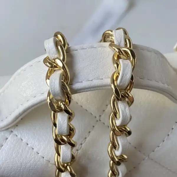 CHANEL CHANELUTCH WITH CHAIN