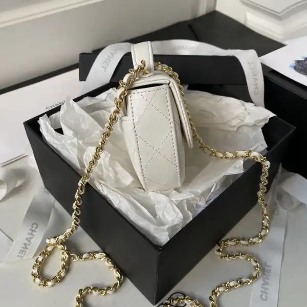 CHANEL CHANELUTCH WITH CHAIN