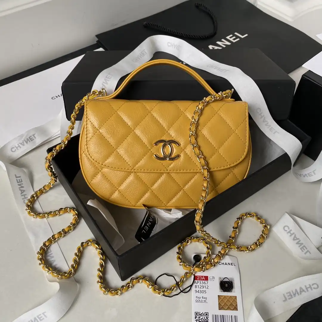 First bag ru CHANEL CHANELUTCH WITH CHAIN