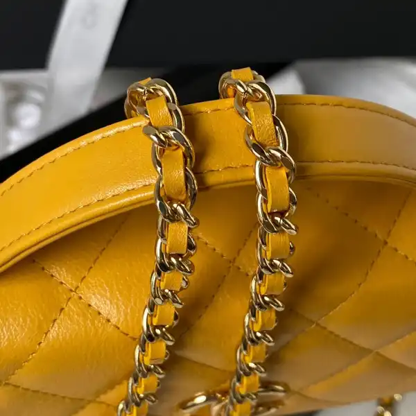 CHANEL CHANELUTCH WITH CHAIN