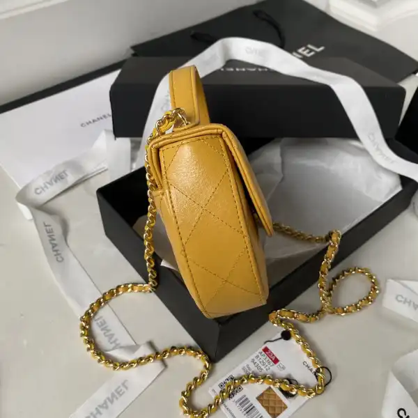 First bag ru CHANEL CHANELUTCH WITH CHAIN