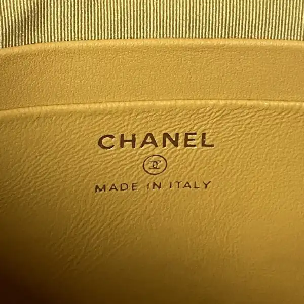 First bag ru CHANEL CHANELUTCH WITH CHAIN