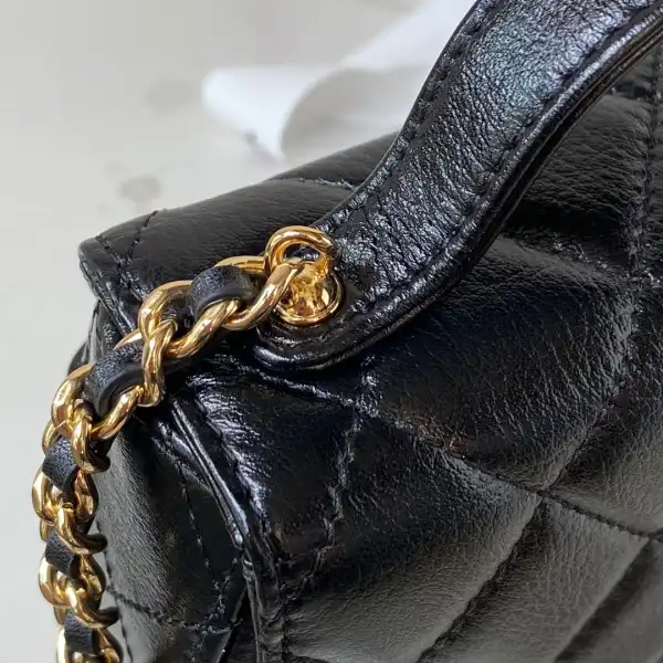 CHANEL CHANELUTCH WITH CHAIN