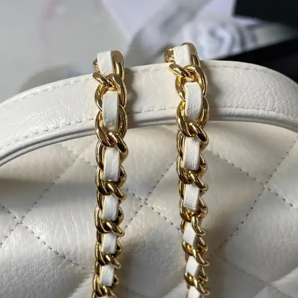 CHANEL CHANELUTCH WITH CHAIN